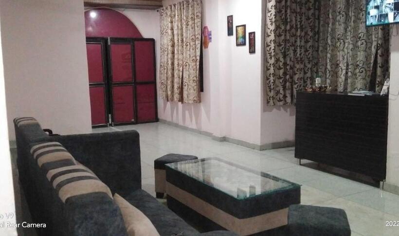 בית מלון כפרי Oyo 89839  Mohani Inn And Banquet