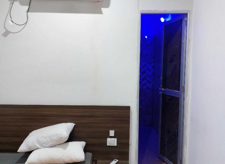 هتل Pop 89998 Divisha Palace