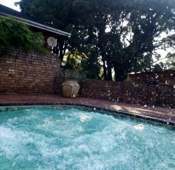 펜션 Amaroks Self Catering Units