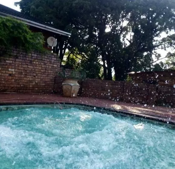 Majatalo Amaroks Self Catering Units