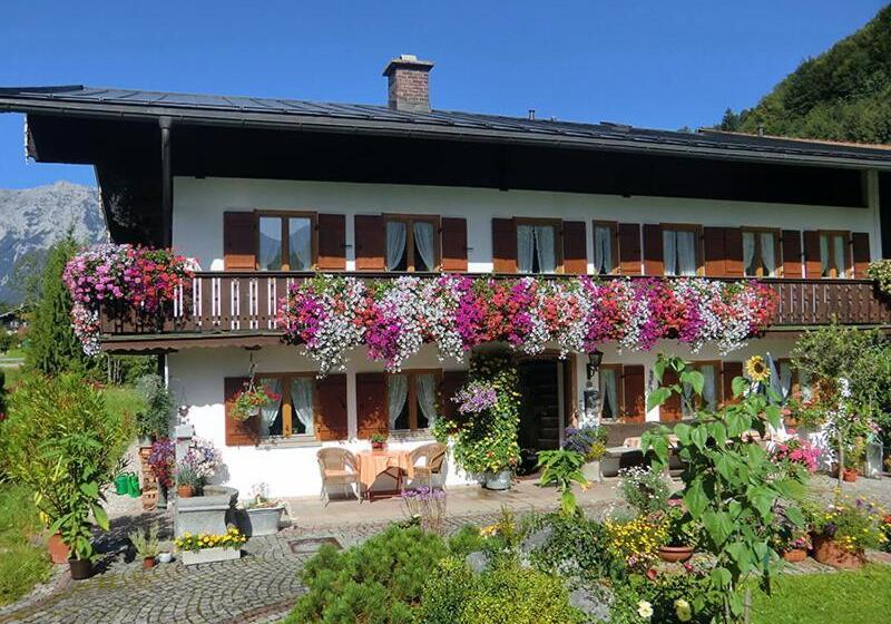 ペンション Haus Jagerer