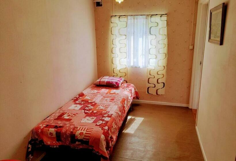 بنسيون Single Bedroom, Outside Toilet, Shower, Kitchen. 120 M From Sandbach