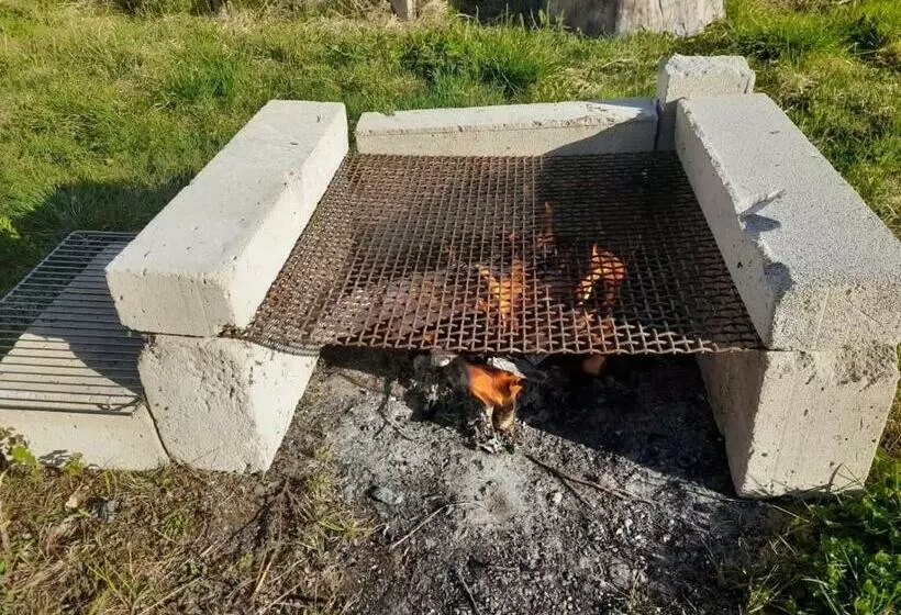 Majatalo Single Bedroom, Outside Toilet, Shower, Kitchen. 120 M From Sandbach