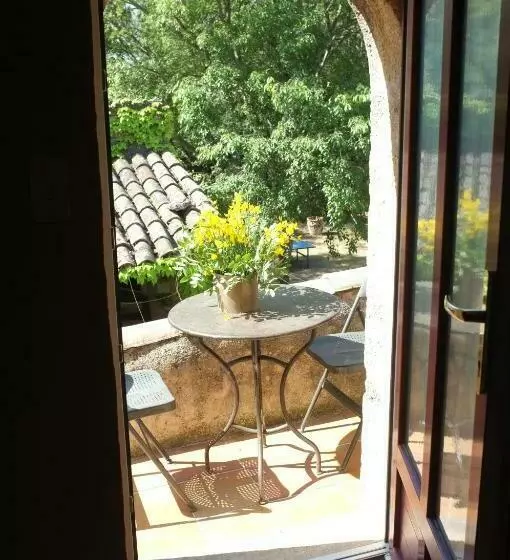 ペンション Sous Le Micocoulier
