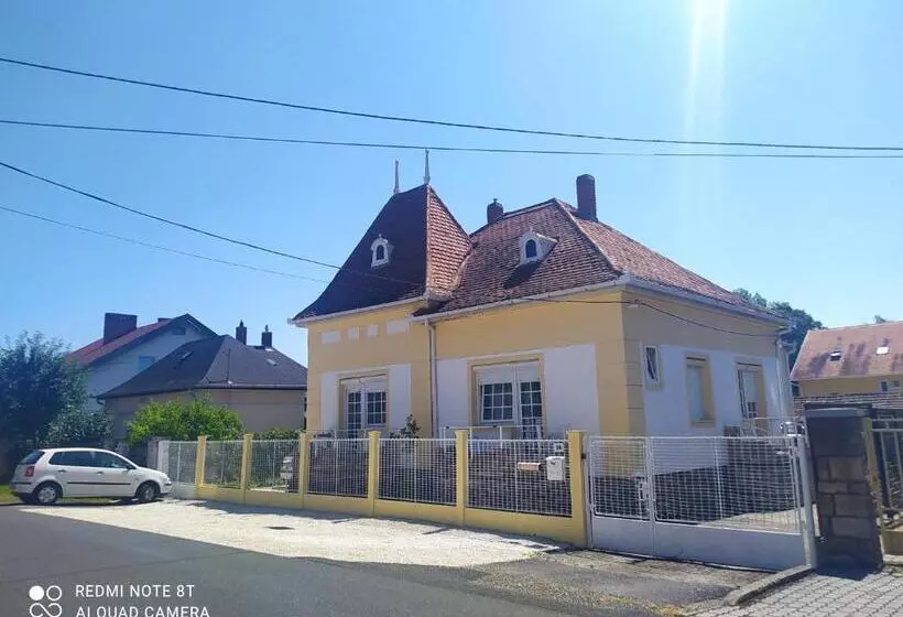 ペンション Villa Vanília