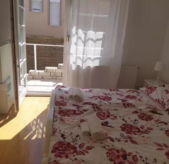 ペンション Villa Vanília