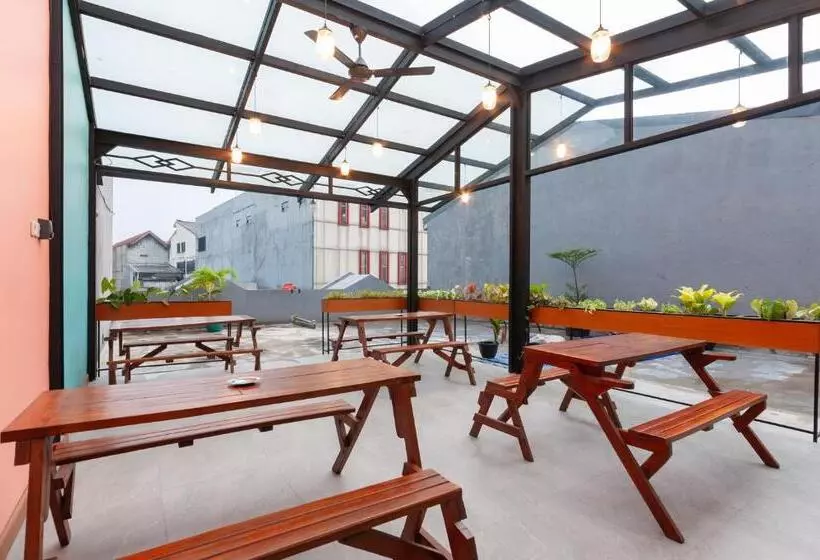 Sans Hotel Suryakencana Bogor