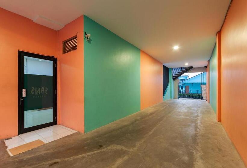 Sans Hotel Suryakencana Bogor