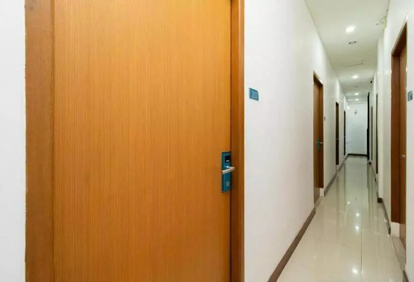 Sans Hotel Suryakencana Bogor