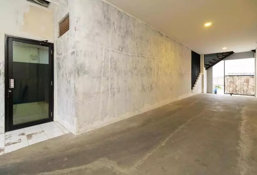 Sans Hotel Suryakencana Bogor