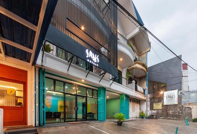 Sans Hotel Suryakencana Bogor