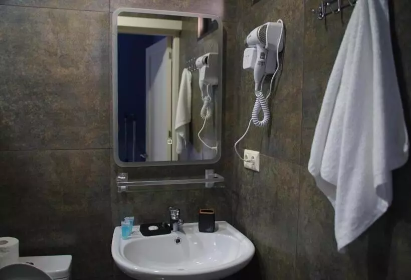 تختخواب و صبحانه Aquamarinn