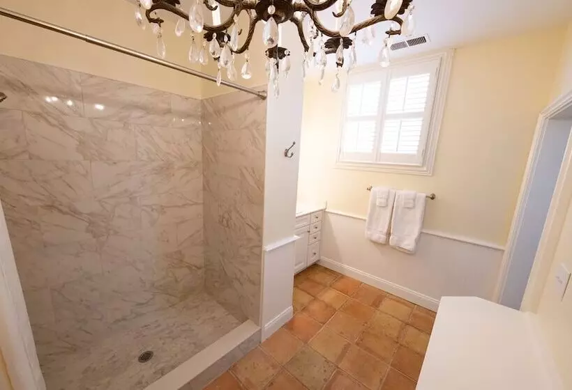 Aamiaismajoitus (B&B) The Edenton Collectionthe Granville Queen Inn