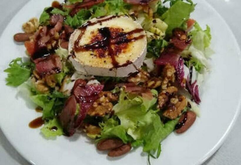 호텔 Hostal Bergantes