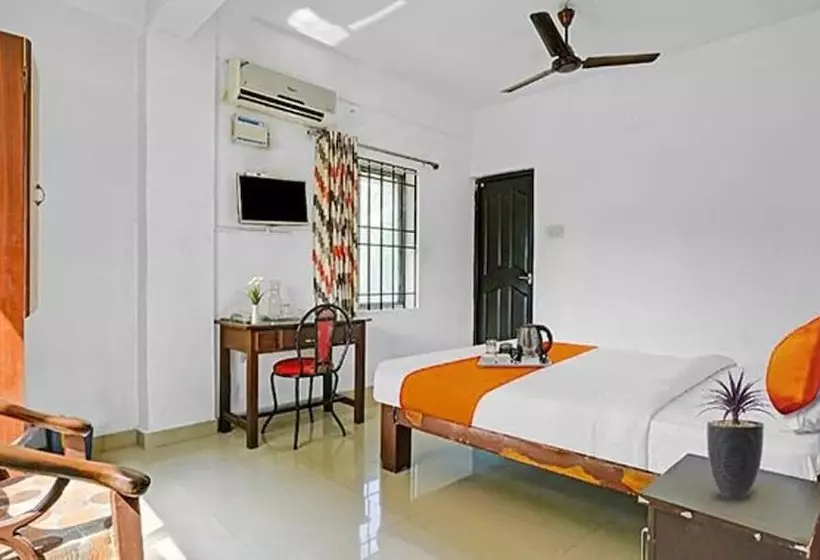 Fabhotel Lime Light