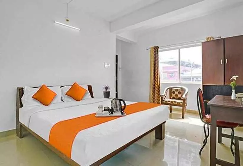 Fabhotel Lime Light