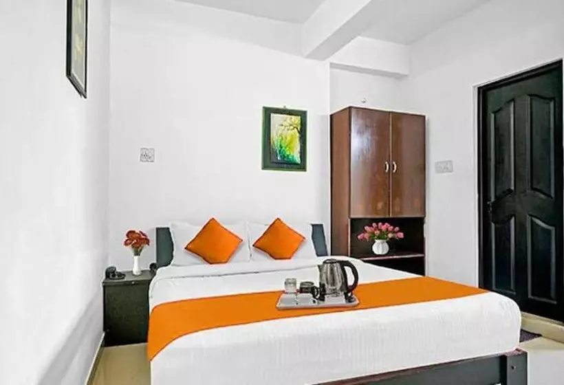 Fabhotel Lime Light