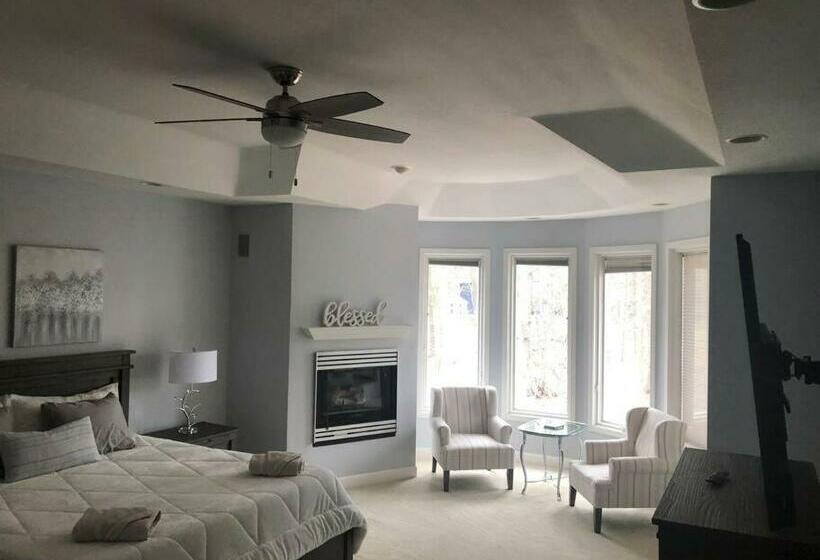 Indoor Pool Near Grand Haven With Lake Michigan Beach!