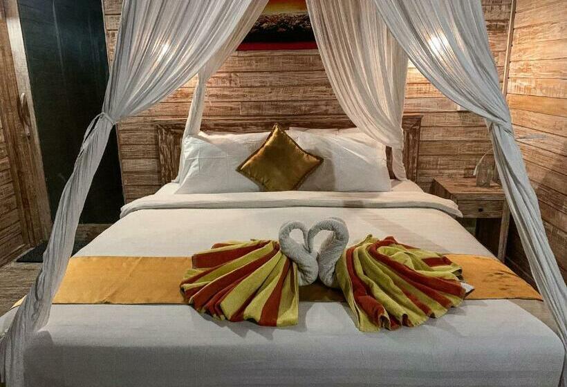 ペンション Danys House @tikibar & More