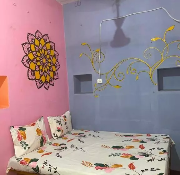 Majatalo Indra Paying Guest House