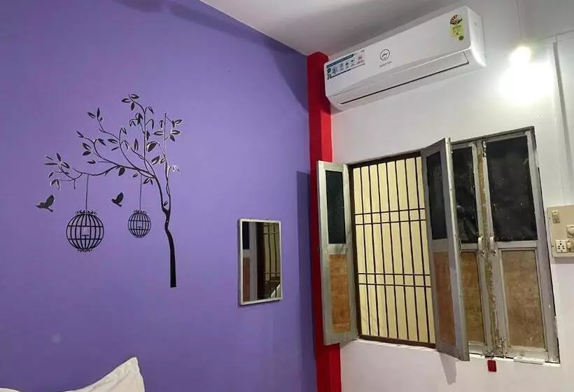 Majatalo Indra Paying Guest House