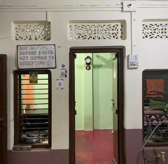 Majatalo Indra Paying Guest House