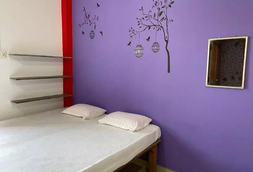 Majatalo Indra Paying Guest House