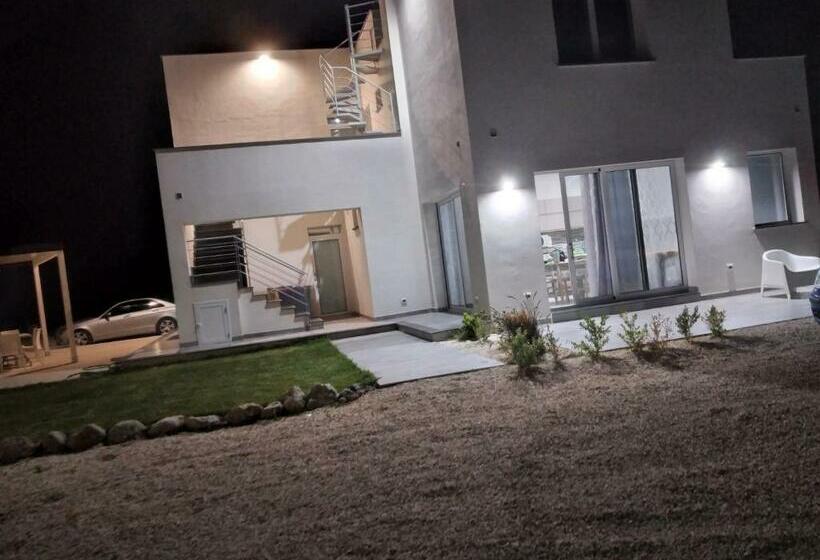 بنسيون La Dama Bianca Bovo Marina