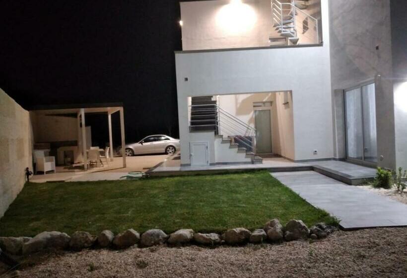 بنسيون La Dama Bianca Bovo Marina