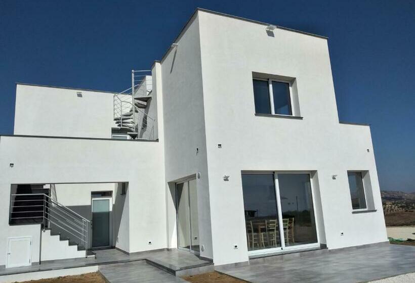 بنسيون La Dama Bianca Bovo Marina