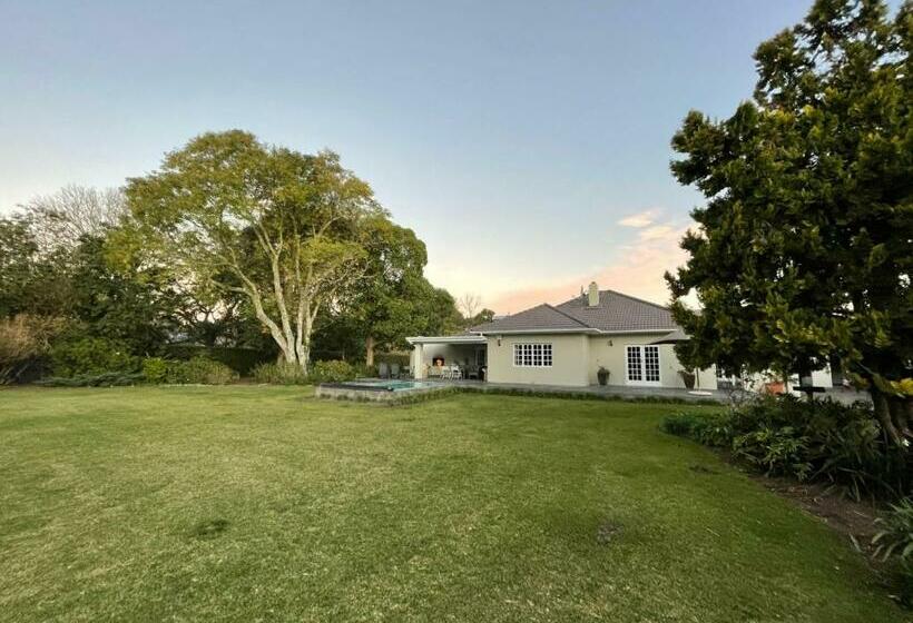 פנסיון Protea Manor