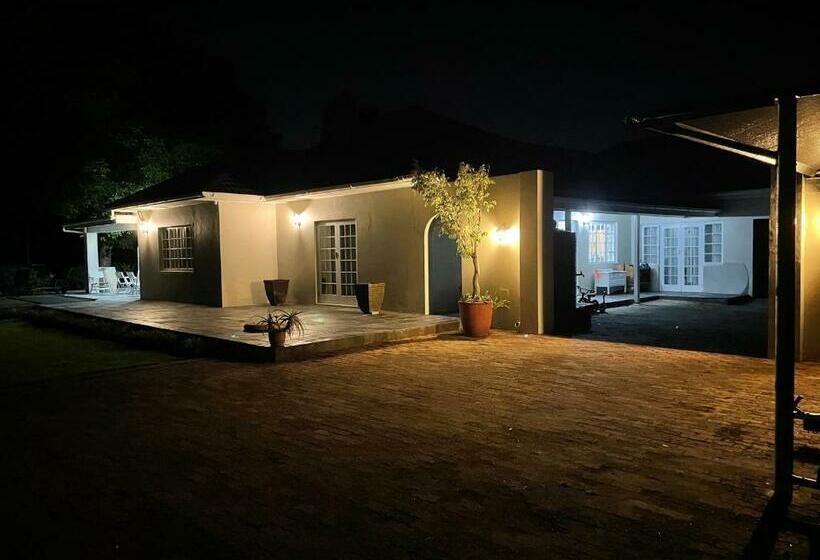 פנסיון Protea Manor