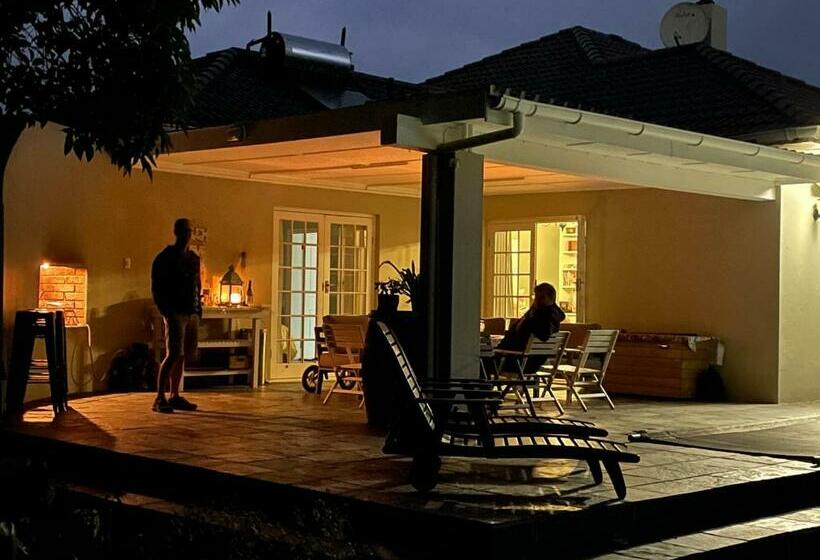 פנסיון Protea Manor