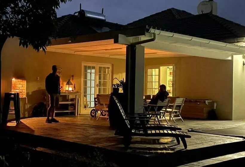پانسیون Protea Manor