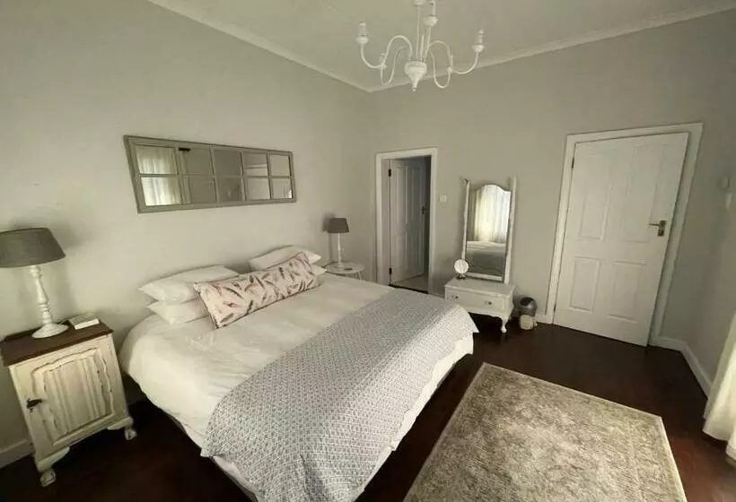 پانسیون Protea Manor