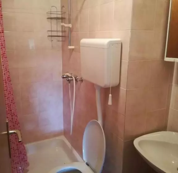 تختخواب و صبحانه Rooms / Sobe šolar Brezje