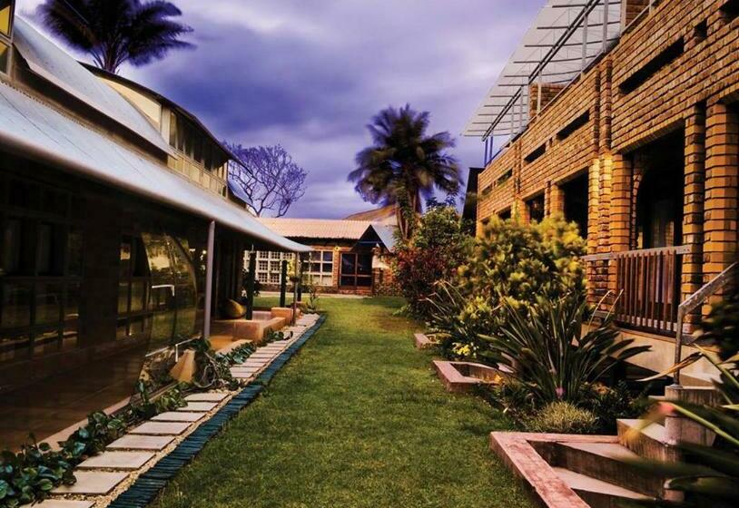 ベッドアンドブレックファースト Stratfords Guesthouse And Conference Venue