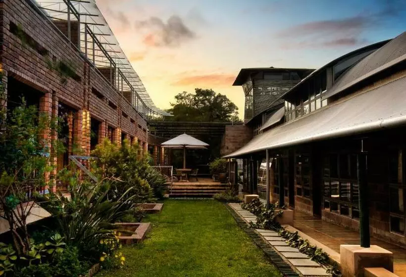 Aamiaismajoitus (B&B) Stratfords Guesthouse And Conference Venue