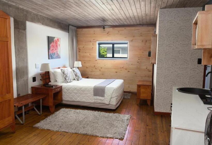 ベッドアンドブレックファースト Stratfords Guesthouse And Conference Venue