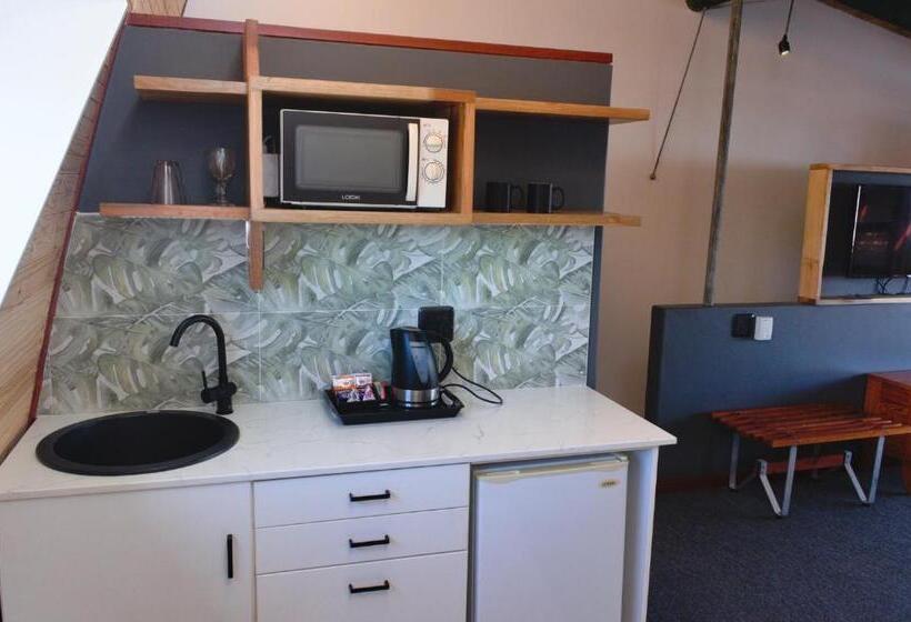 ベッドアンドブレックファースト Stratfords Guesthouse And Conference Venue