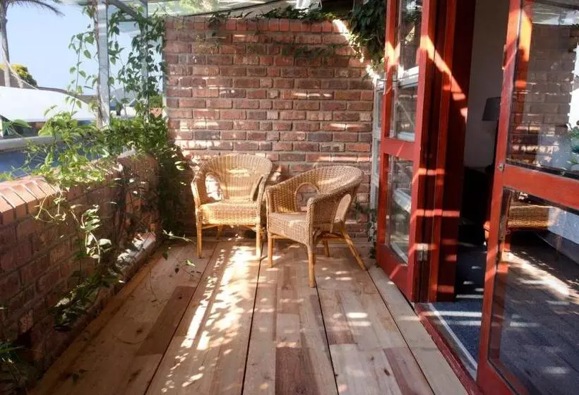 Aamiaismajoitus (B&B) Stratfords Guesthouse And Conference Venue