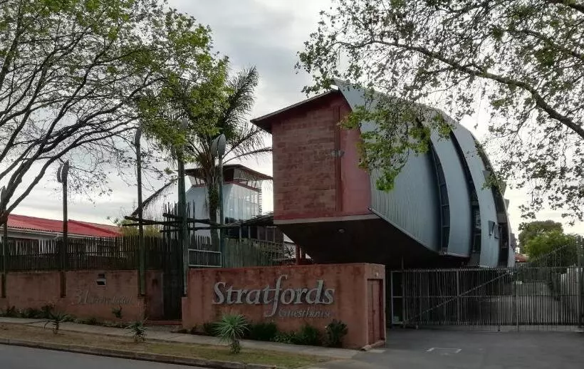 Aamiaismajoitus (B&B) Stratfords Guesthouse And Conference Venue