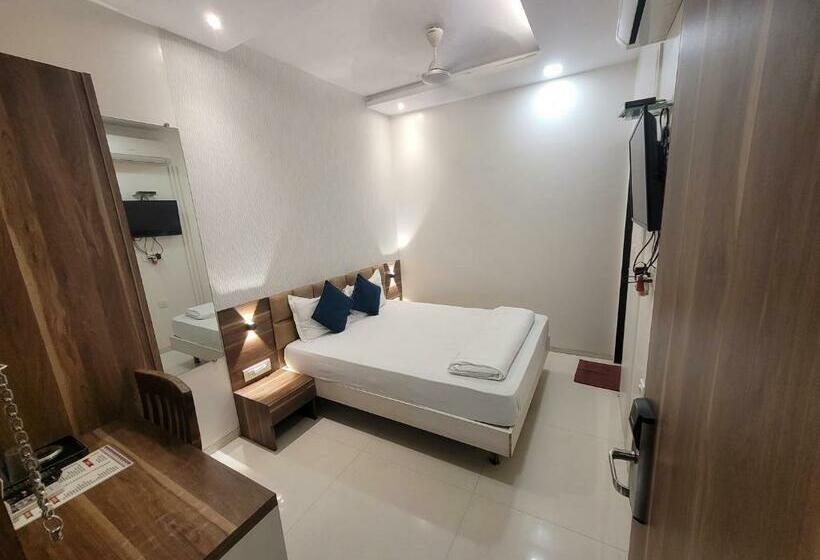 בית מלון כפרי Heritage  Near Trade Center, Visa Consulate Bkc