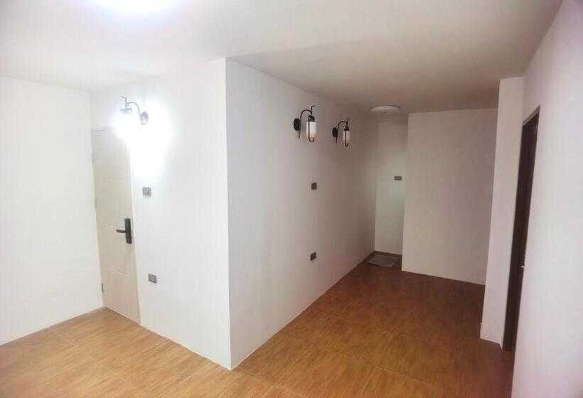 هتل 115 Townhouse