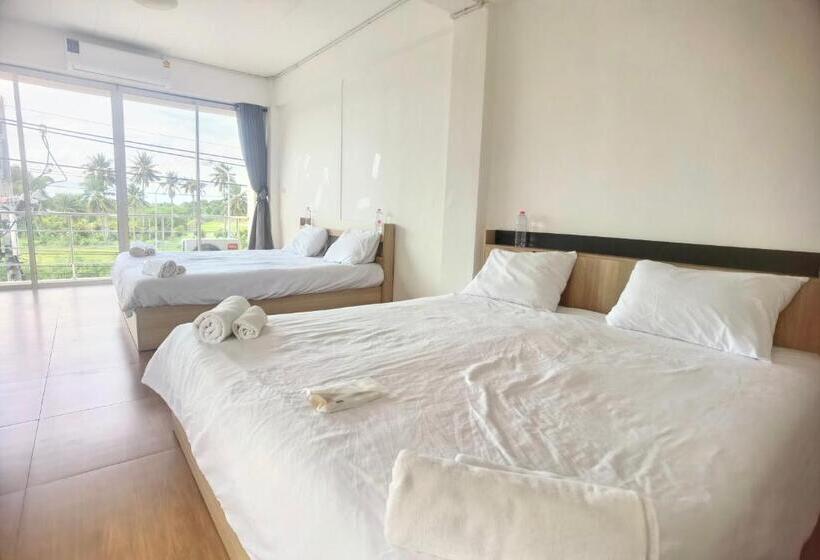 هتل 115 Townhouse