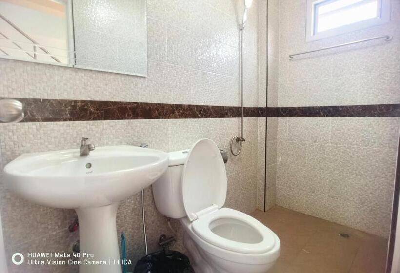 هتل 115 Townhouse