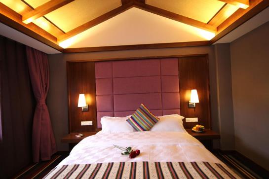 Courtyard And Sunlight Hotel - Lijiang