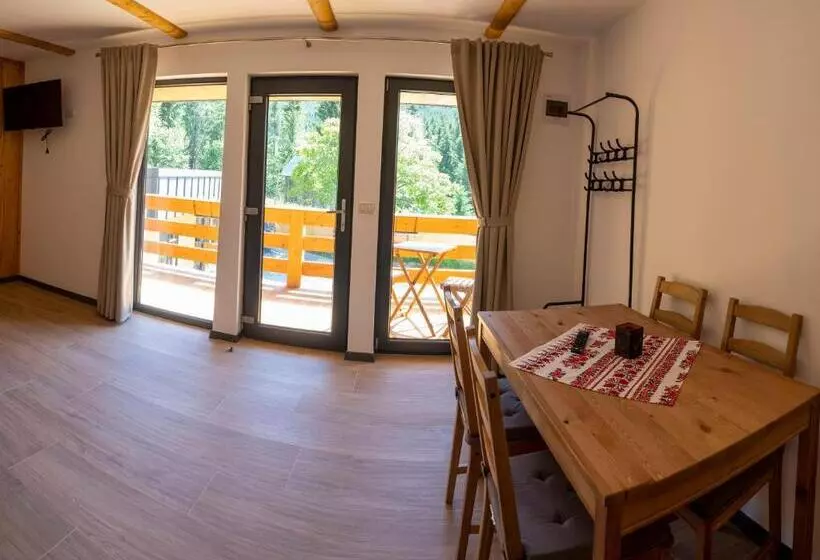 Aamiaismajoitus (B&B) Casa Izvorul Negru Moisei