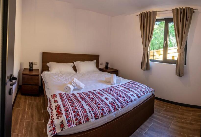 تختخواب و صبحانه Casa Izvorul Negru Moisei