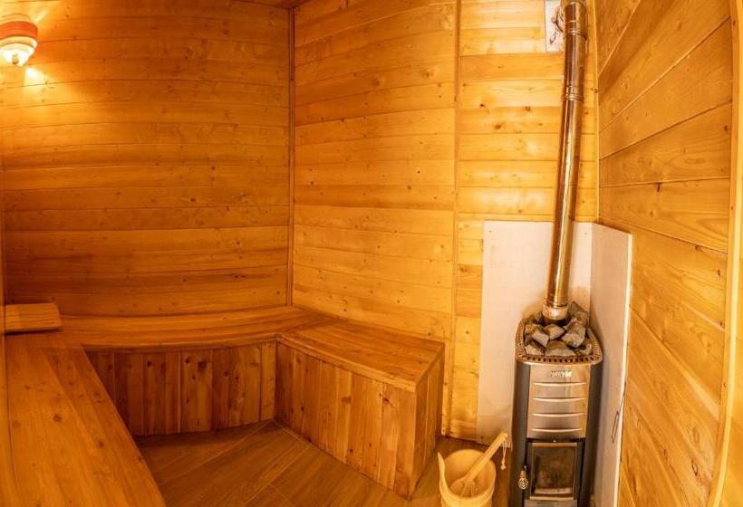 تختخواب و صبحانه Casa Izvorul Negru Moisei